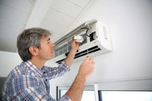 hvac maintenance contractor in Maryland conducting air conditioning maintenance